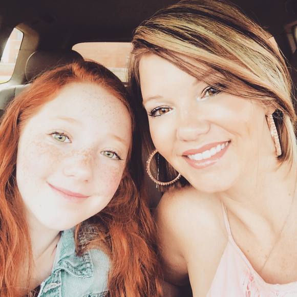 Meet your Posher, Christie - Picture 1 of 1